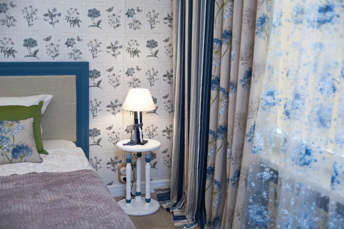 Different patterns on curtains