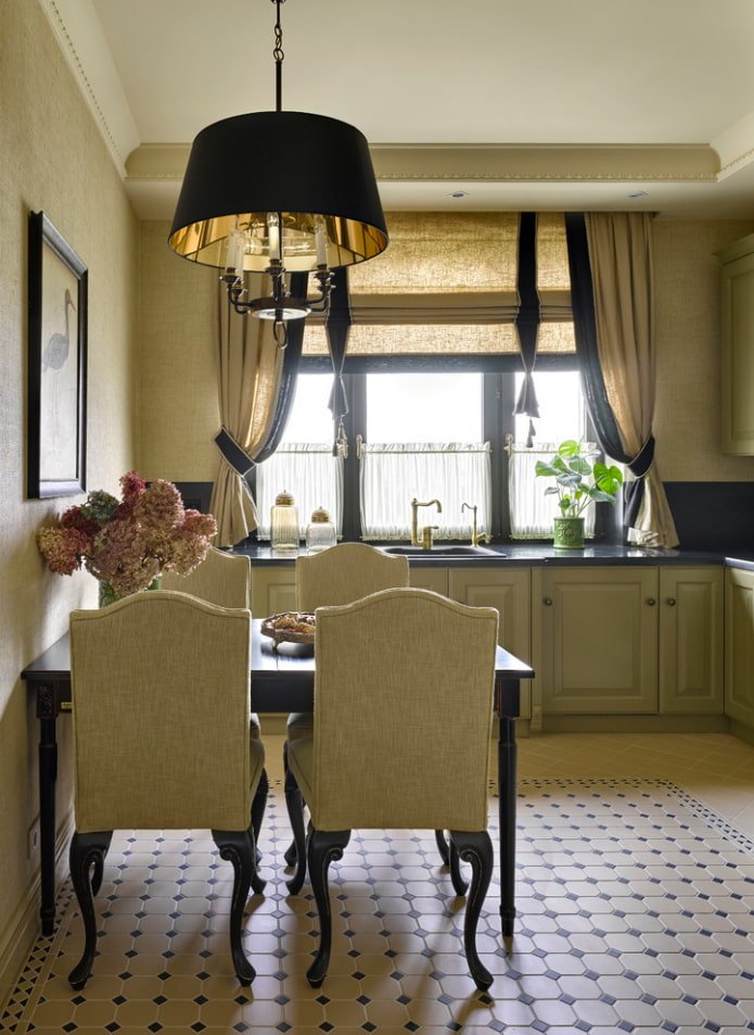 Roman blind