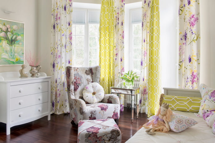 Combination of different patterns on curtains