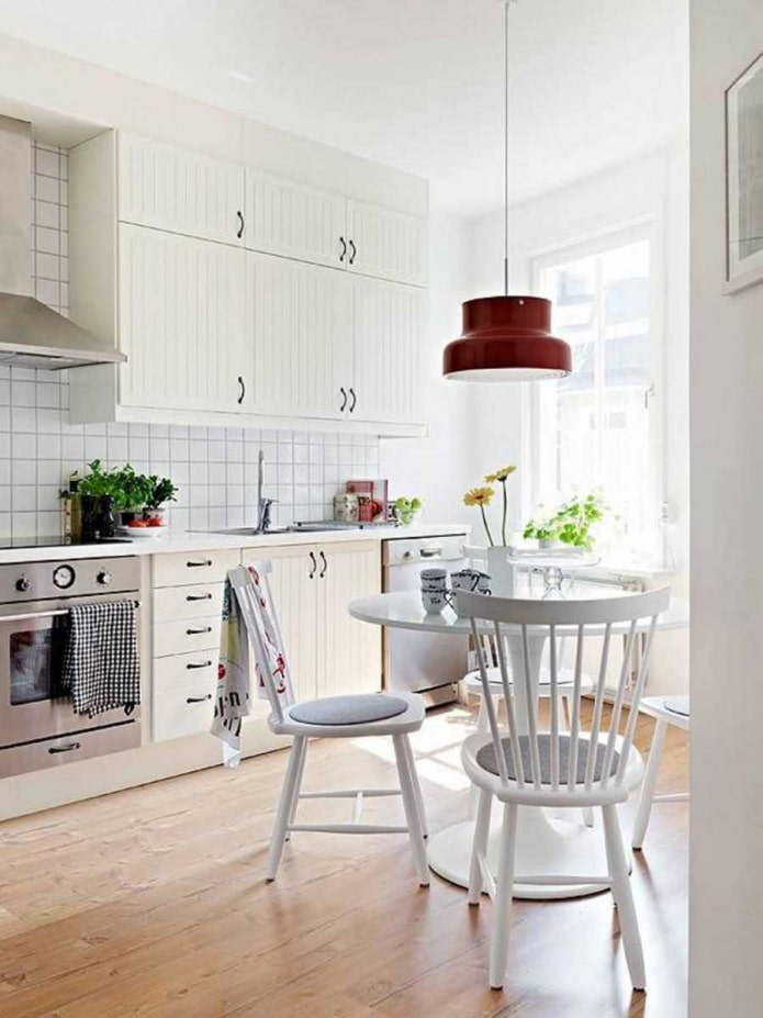 lighting in the kitchen
