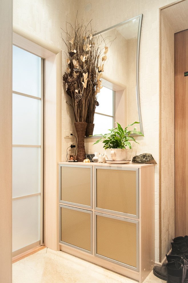 chest of drawers in the interior of the hallway
