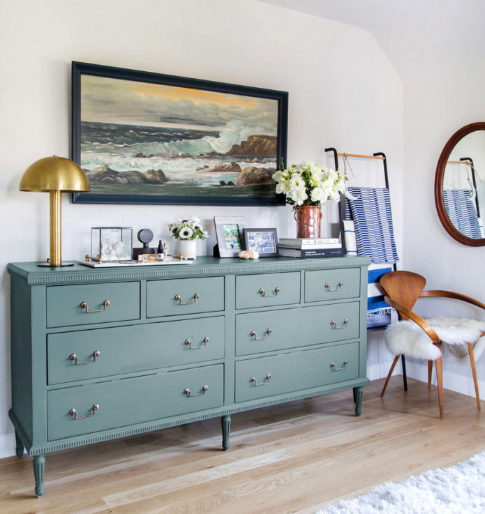 Grey-blue chest of drawers in the living room