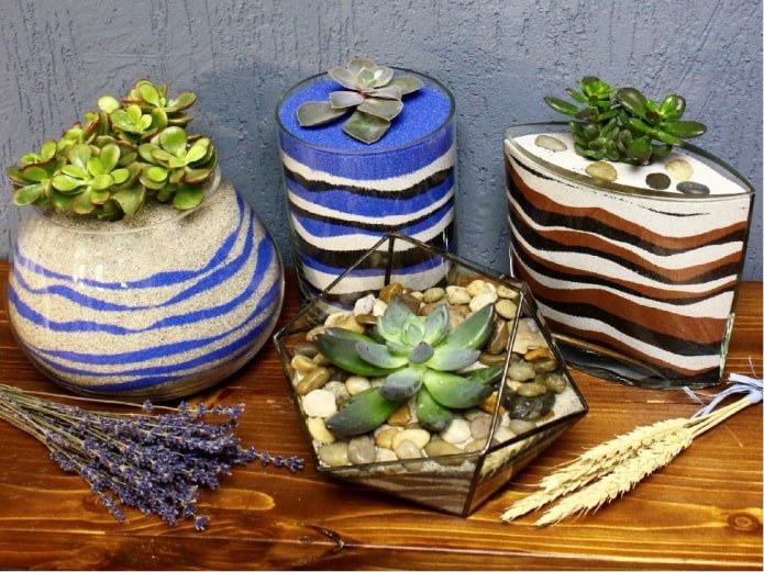 pots with colored sand