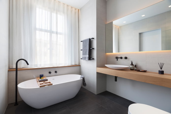 short curtains in the bathroom interior