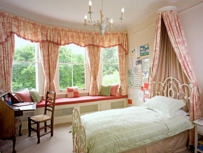 short curtains with lambrequin