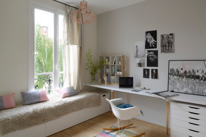 linen short curtains in the interior