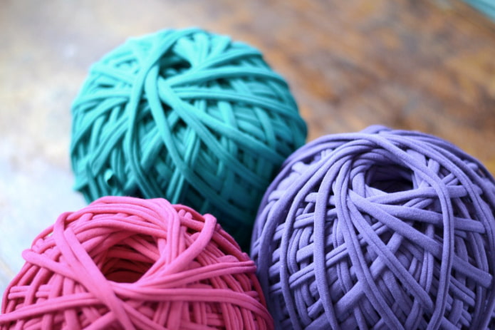 Multicolored yarn