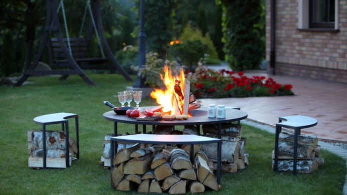 garden table with chairs