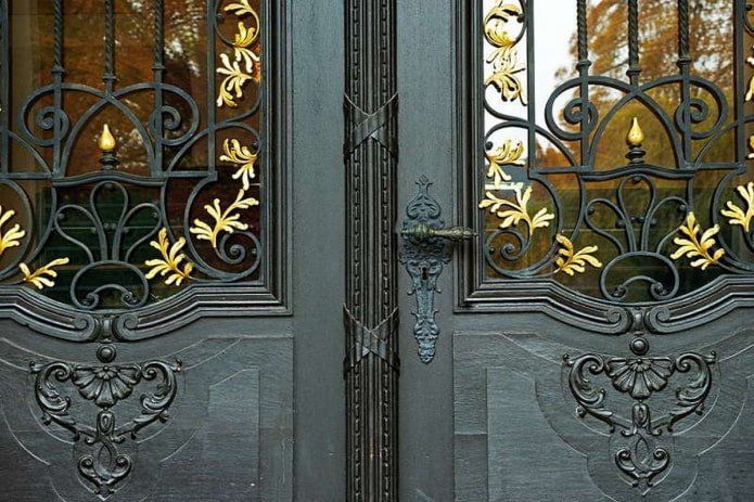 fragment of the entrance door decor
