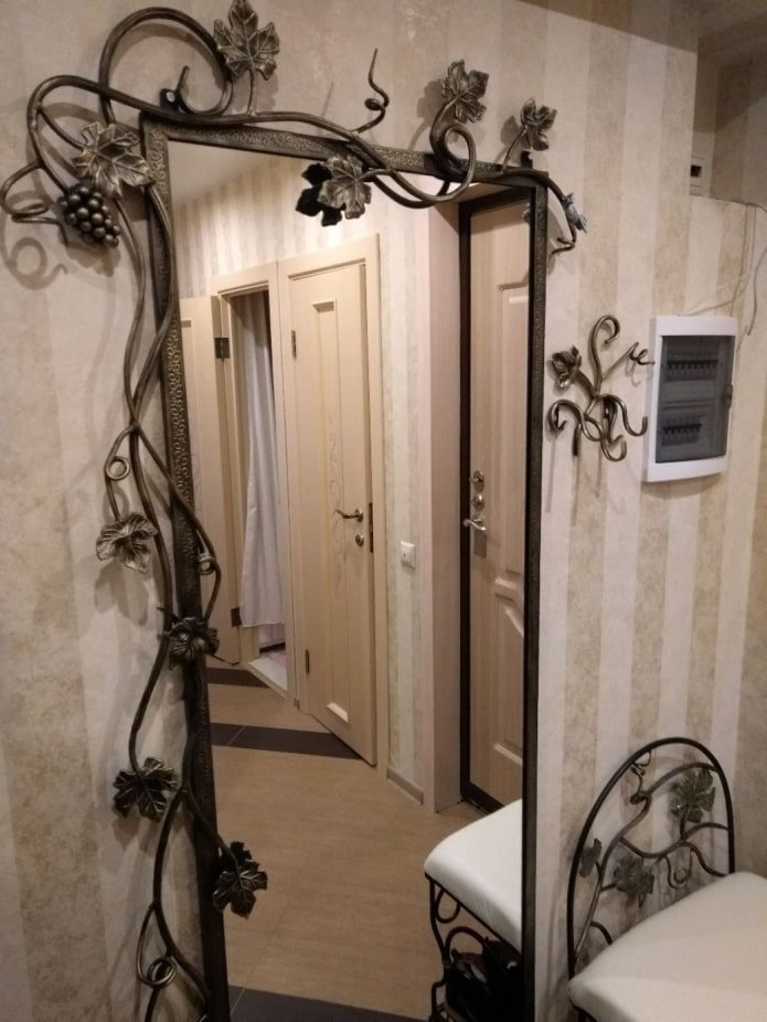 forged frame for a mirror