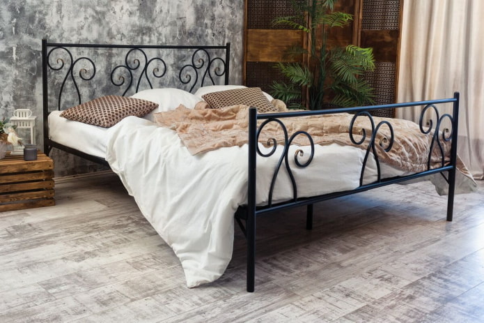 black forged bed