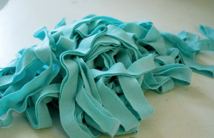 Knitted threads