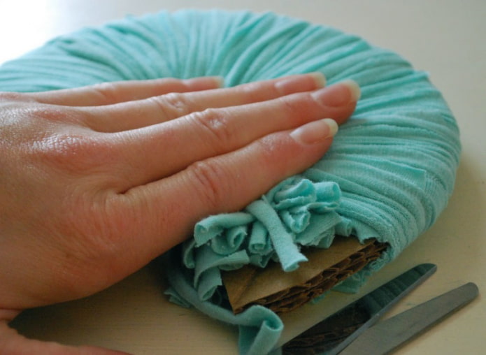 Cutting the threads