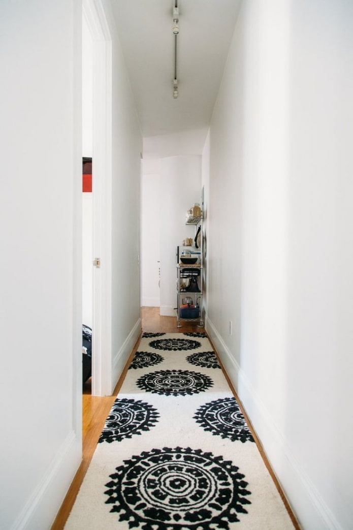 floor rug in the hallway