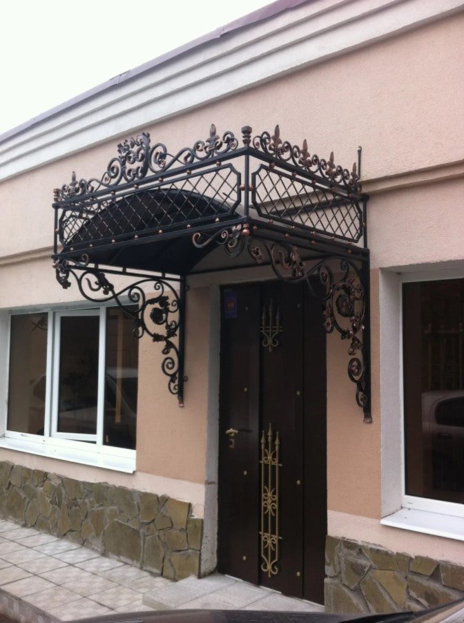 beautiful canopy over the porch
