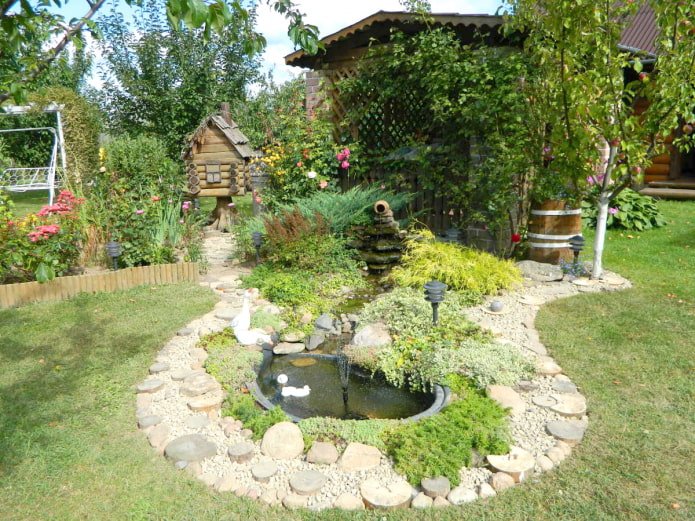 Gazebo, pond with a fountain