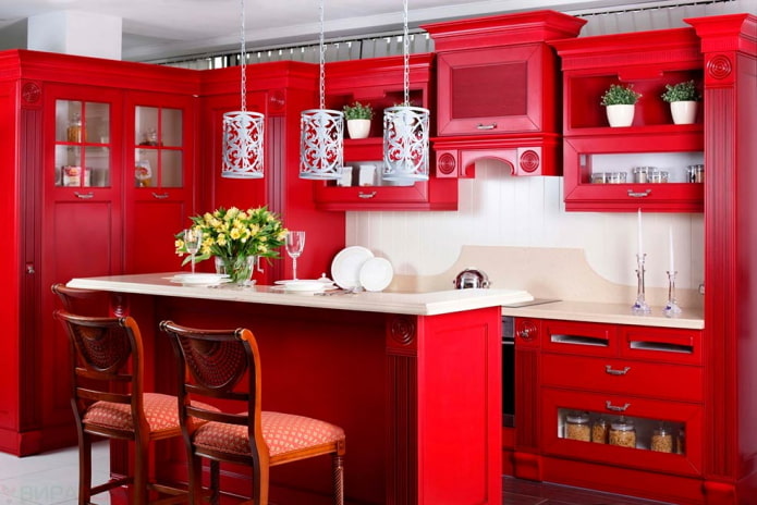 kitchen decor in red tones