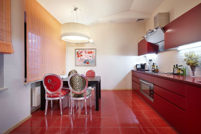 kitchen finishing in red tones