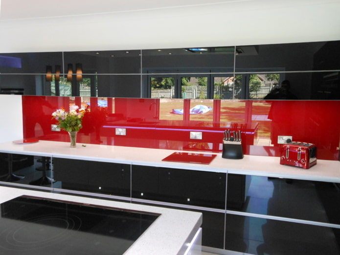 Red glass skinali