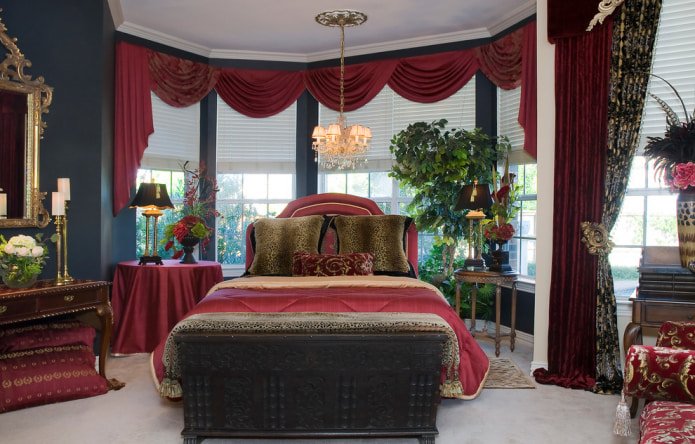 Curtains with lambrequin