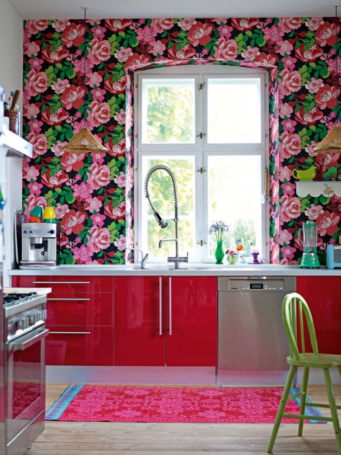 flowered wallpaper in the kitchen