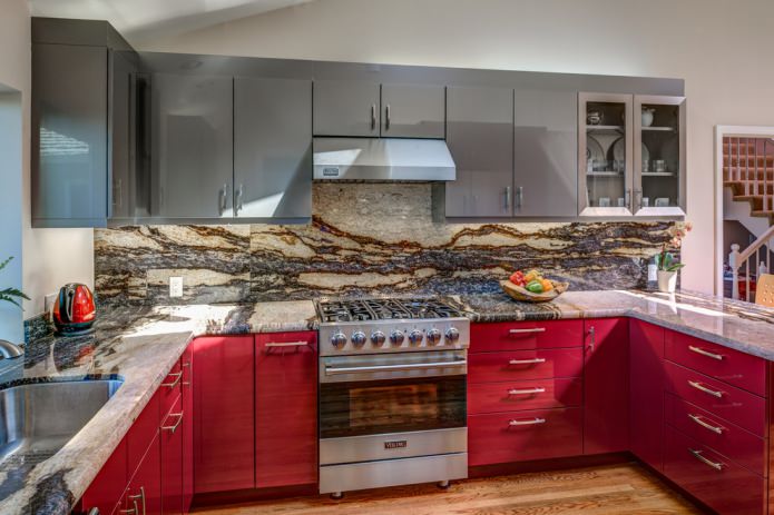Kitchen set with red bottom and gray top