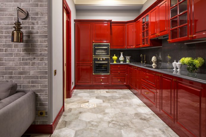 red glossy corner set
