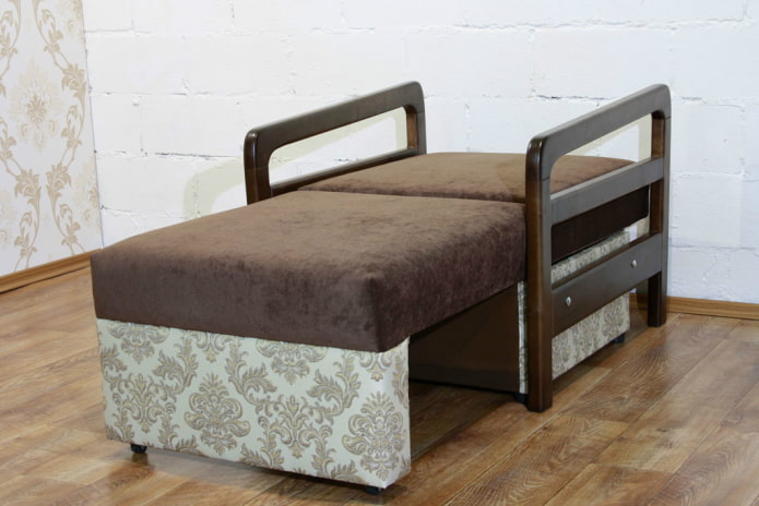 folding chair with sides in the interior
