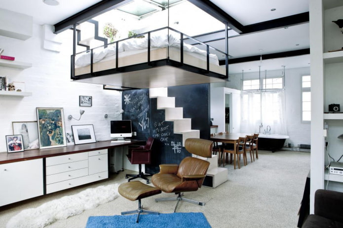 Suspended bed