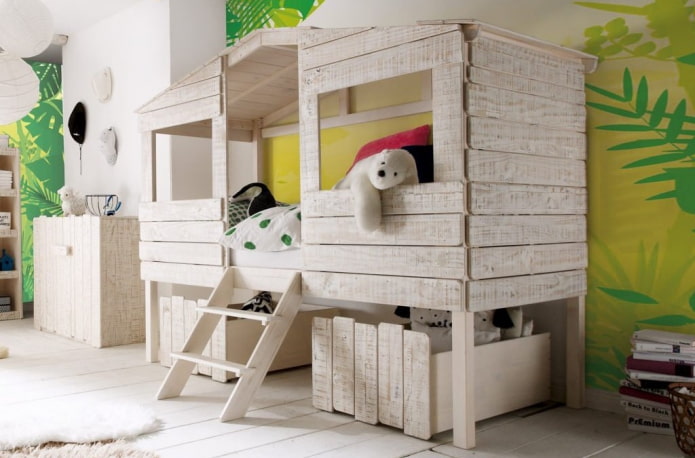 bed in the form of a house in the children's room