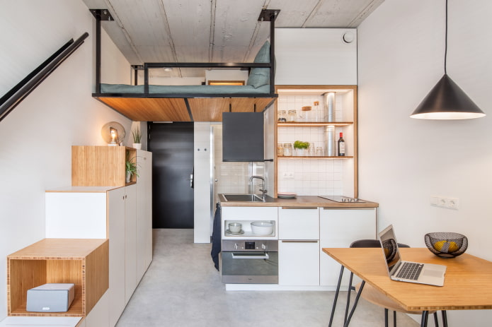 Stationary bed under the ceiling
