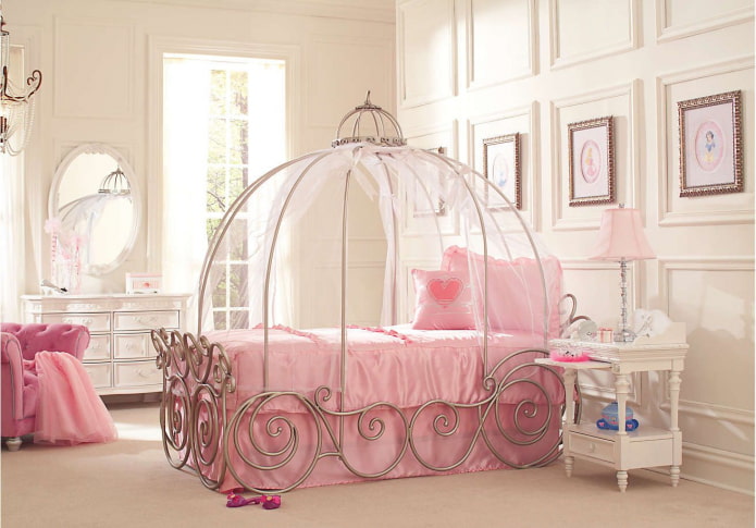 Carriage bed for girls