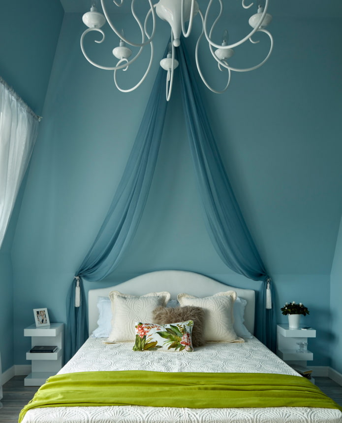 Canopy on a rod in blue tones