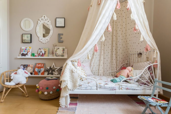 Canopy with double fabric