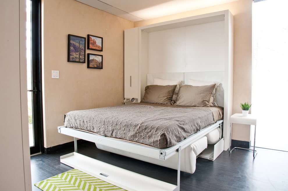 Wardrobe bed with lifting mechanism