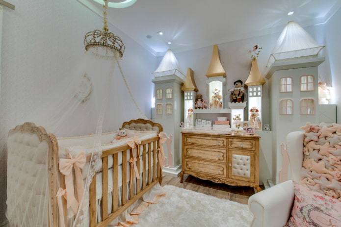 model for a newborn girl in the interior