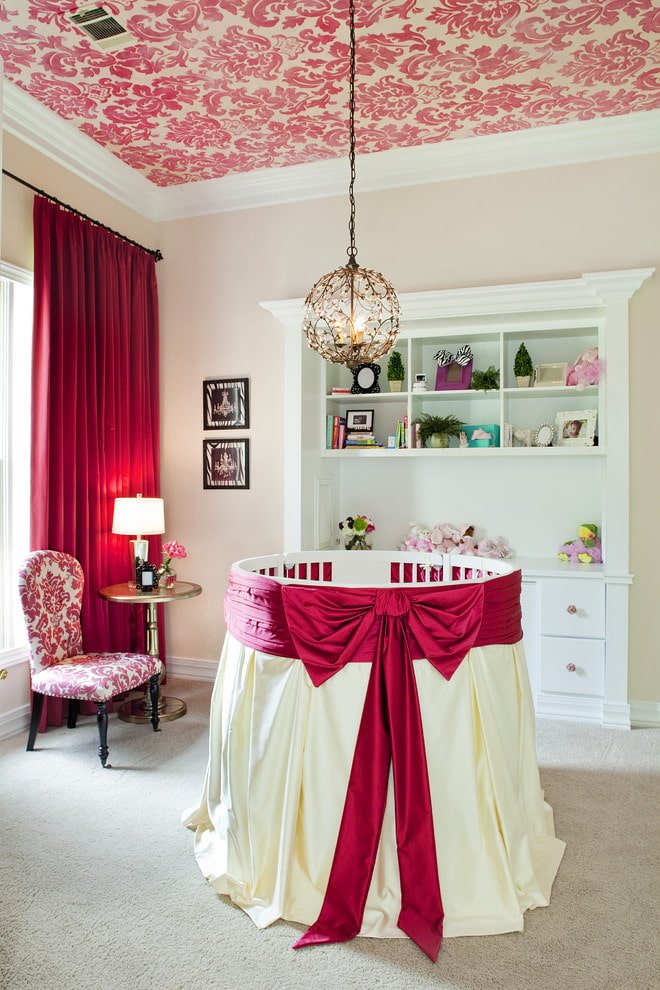 round baby cot in the interior