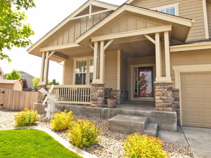 house with a concrete porch