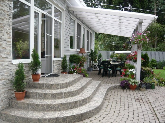 house with a semicircular porch