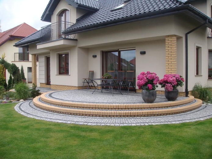house with a round porch