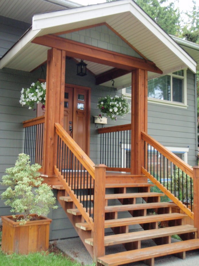 high porch with canopy