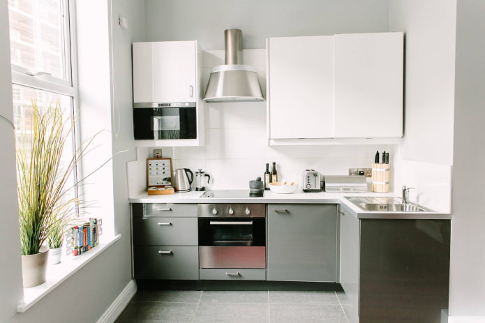 Microwave in the upper cabinet