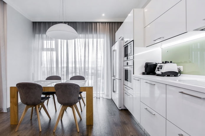 Design of panoramic windows in the kitchen