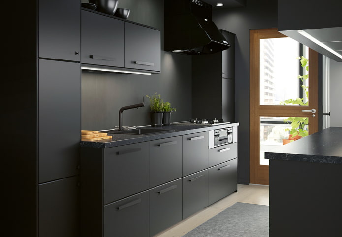 black set and black handles