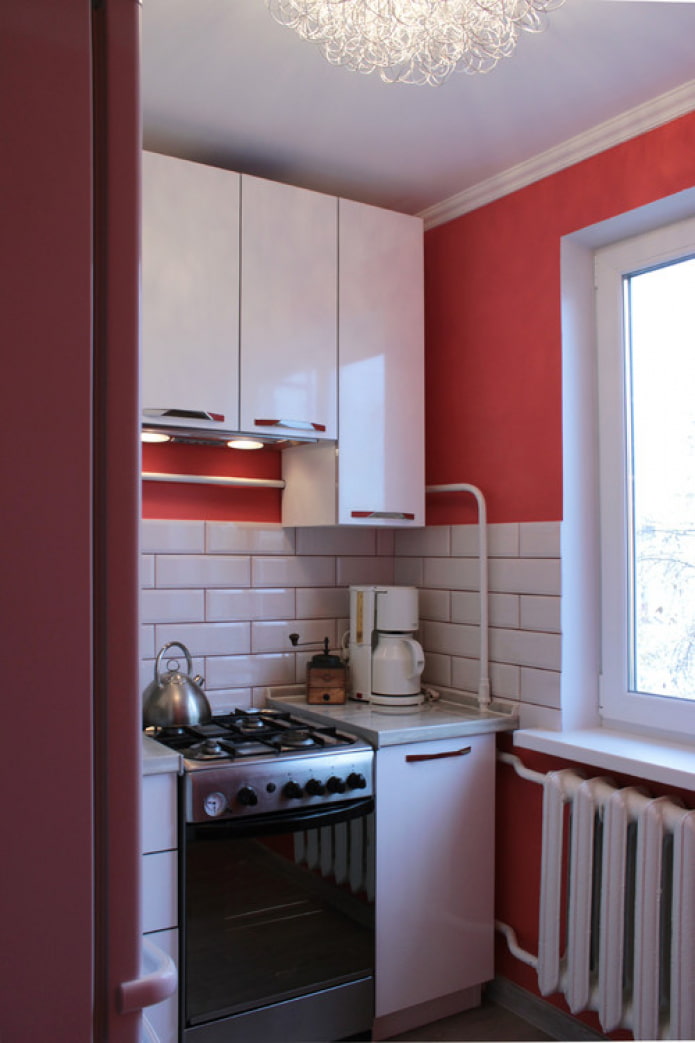 small kitchen with gas