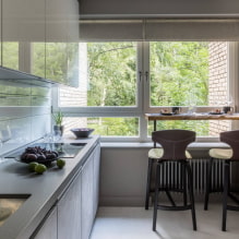 How to arrange a kitchen with a window?-0
