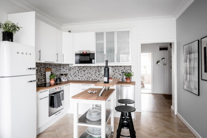 island with a bar counter in the kitchen interior