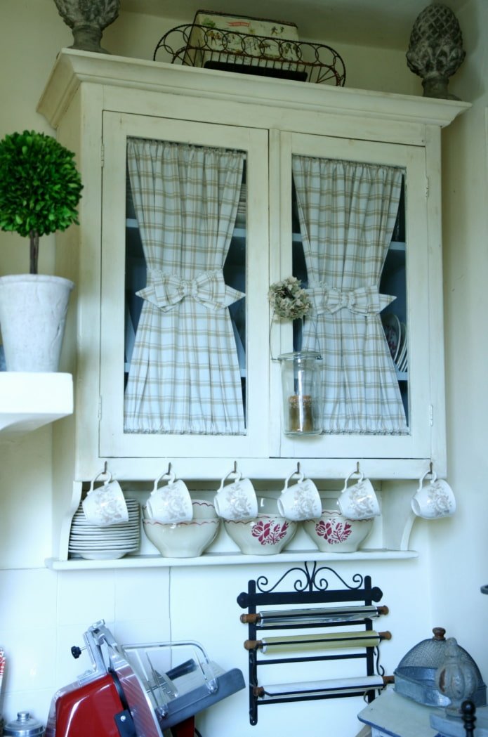 curtains on kitchen cabinets