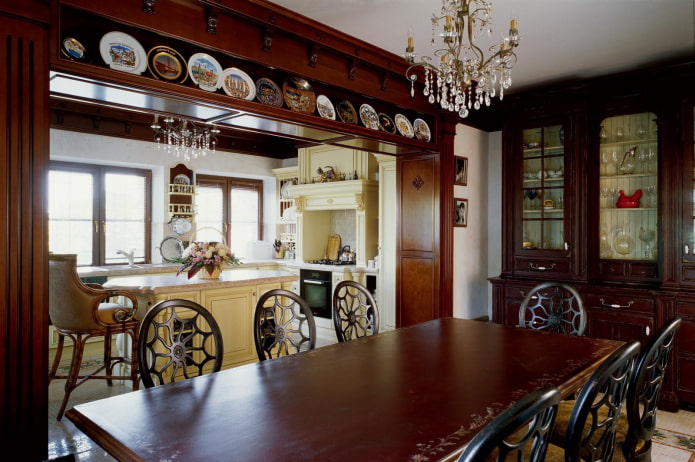 decor and lighting of the kitchen space in the English style