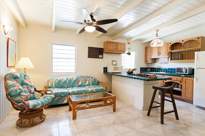 Cozy kitchen with a seating area